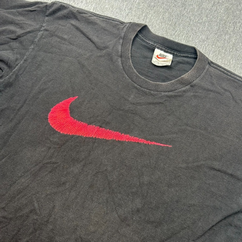 Vintage Nike Center Swoosh Short Sleeve Tshirt Mens XL Black Red Big Logo USA